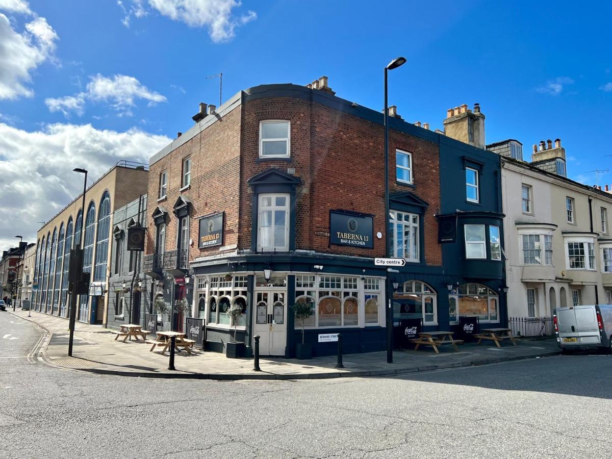 Starboard Stays Southampton Exterior photo