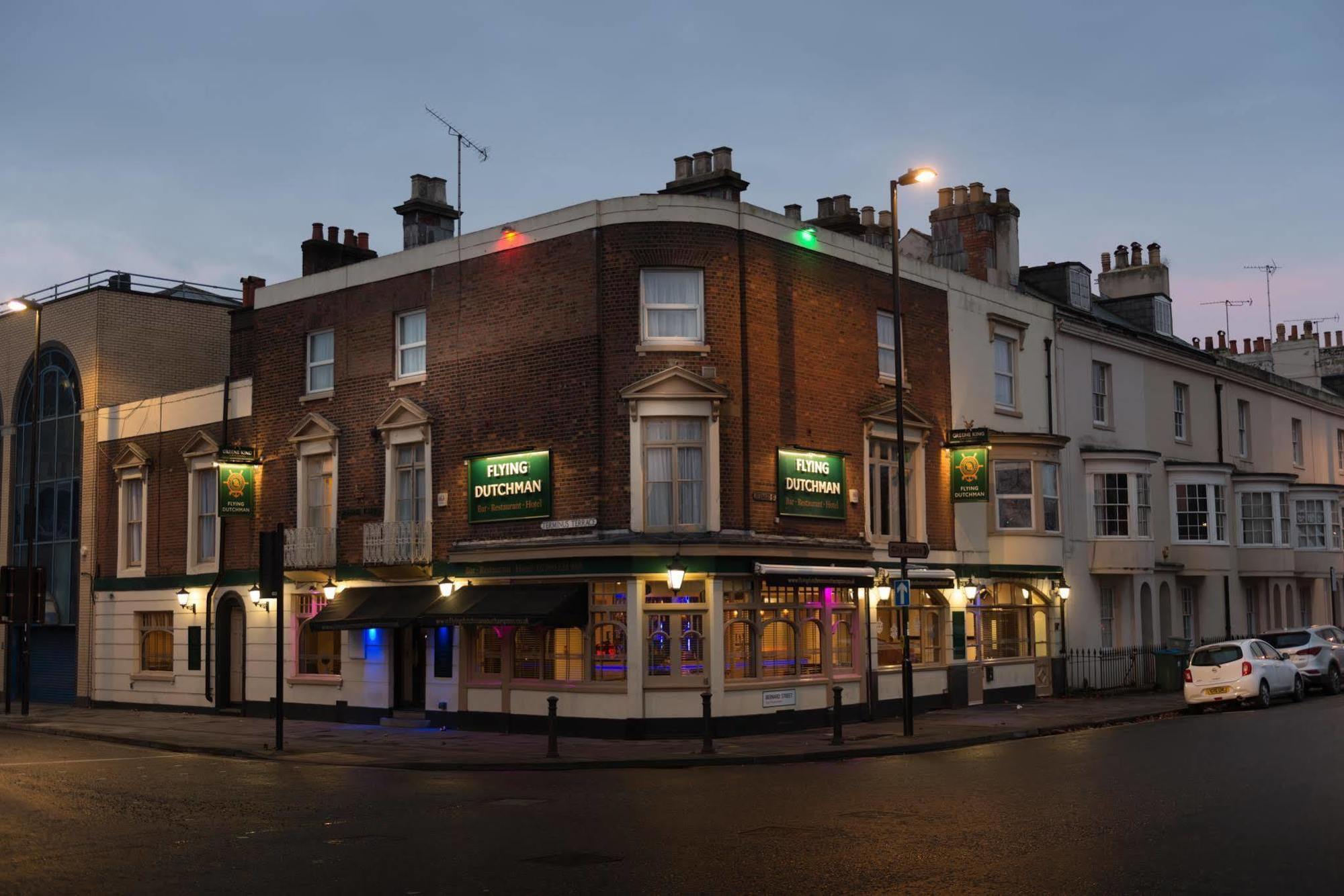 Starboard Stays Southampton Exterior photo